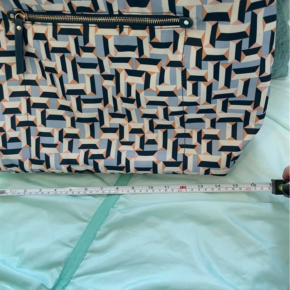 2/$10 A New Day Zippered Tote with laptop compartment - Picture 3 of 12